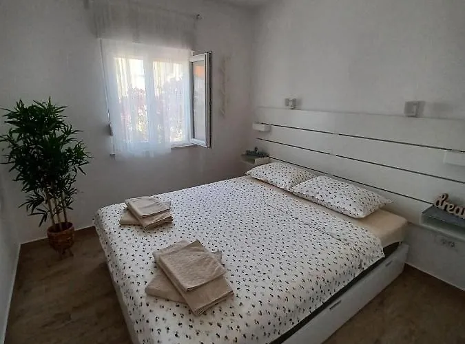 Apartment Sava Povljana
